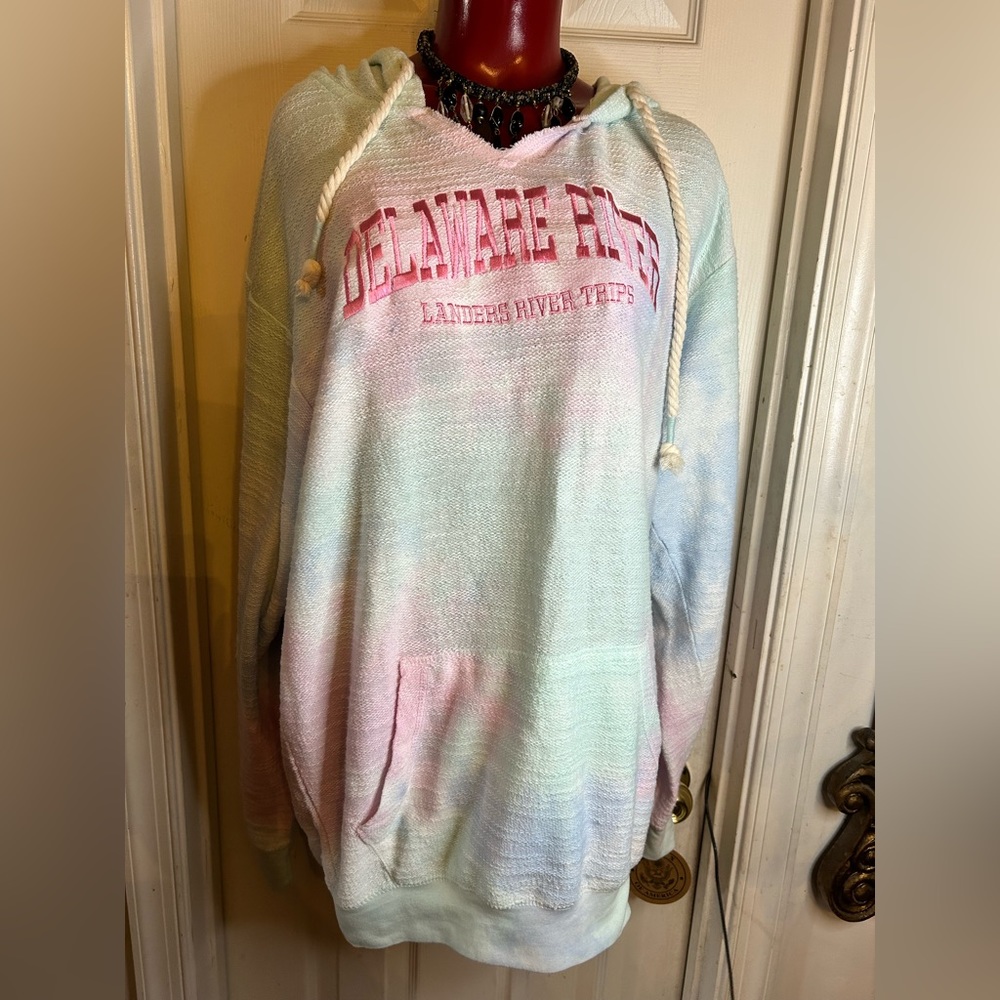 NWT DELAWARE RIVER- LANDERS RIVER TRIP- TIE DYE HOODIE - SIZE LARGE L